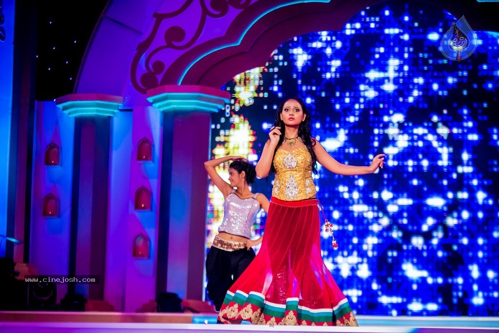 Celebs at SIIMA 2014 - 295 / 431 photos