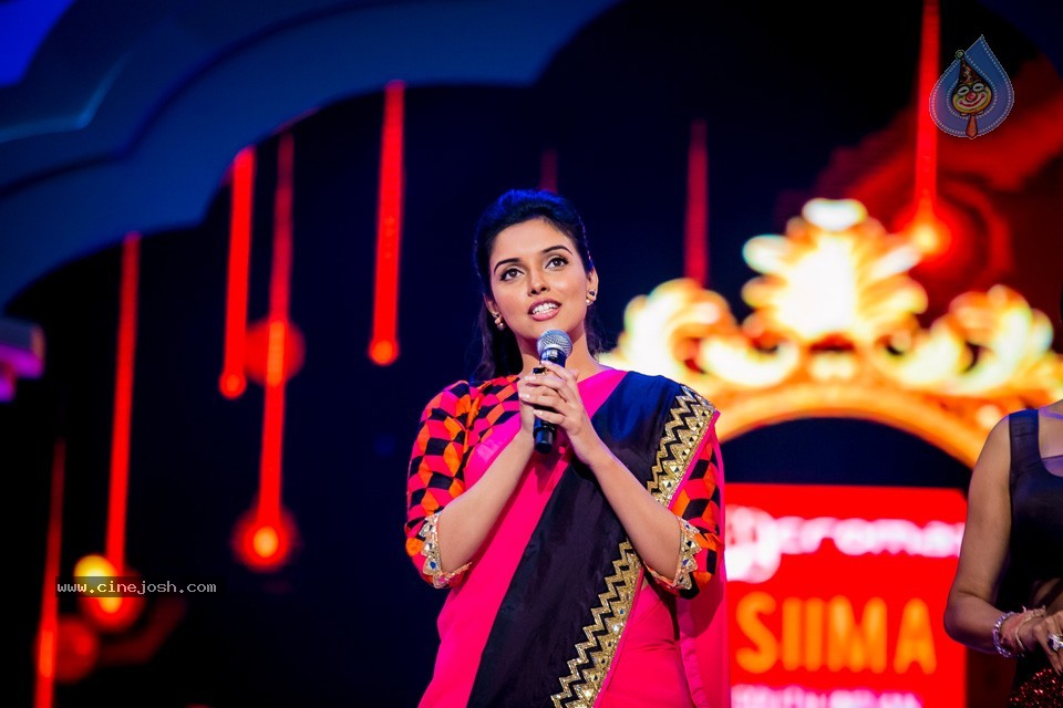 Celebs at SIIMA Awards Day 2 - 14 / 152 photos
