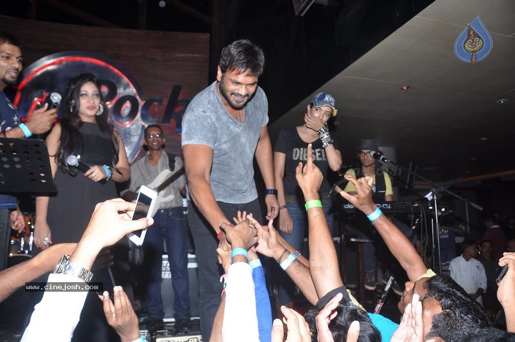 Celebs at SS Thaman Charity Show - 15 / 233 photos