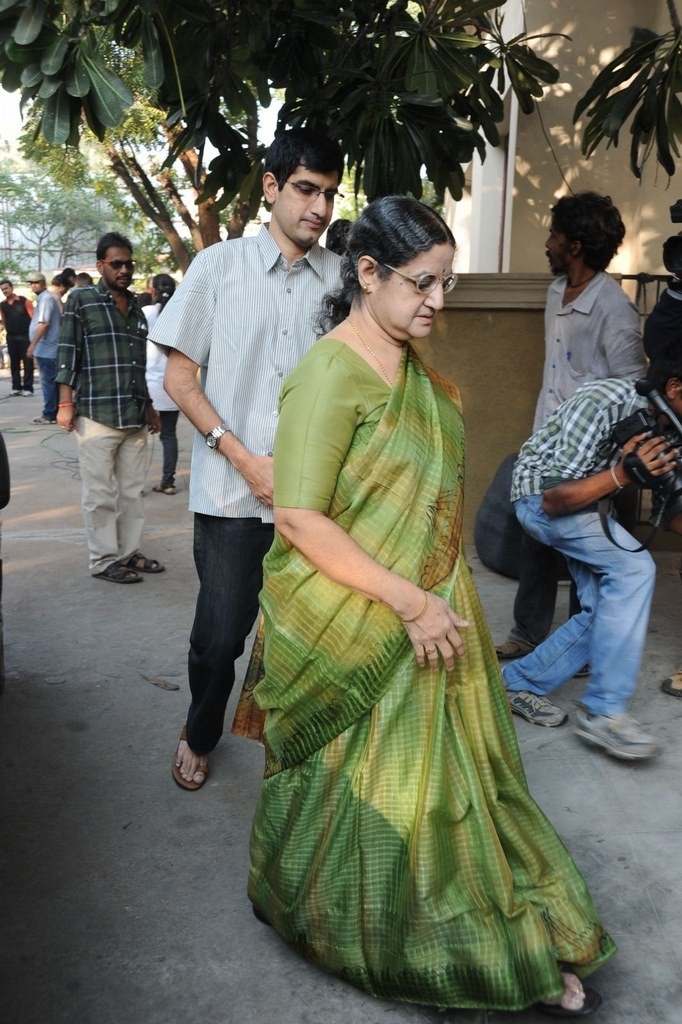 Celebs Condolences to Nandamuri Janakiram Photos - 34 / 351 photos