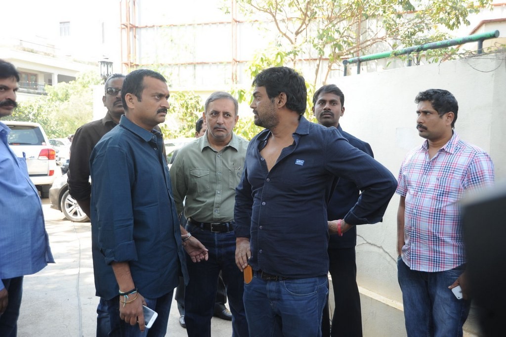 Celebs Condolences to Nandamuri Janakiram Photos - 37 / 351 photos