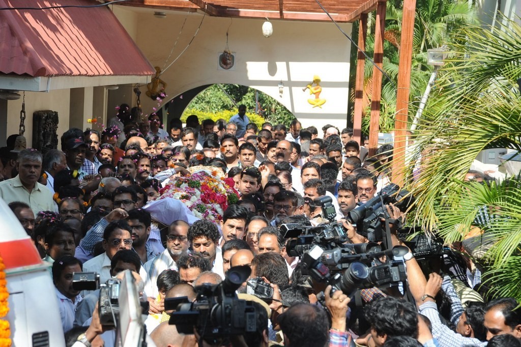 Celebs Condolences to Nandamuri Janakiram Photos - 41 / 351 photos