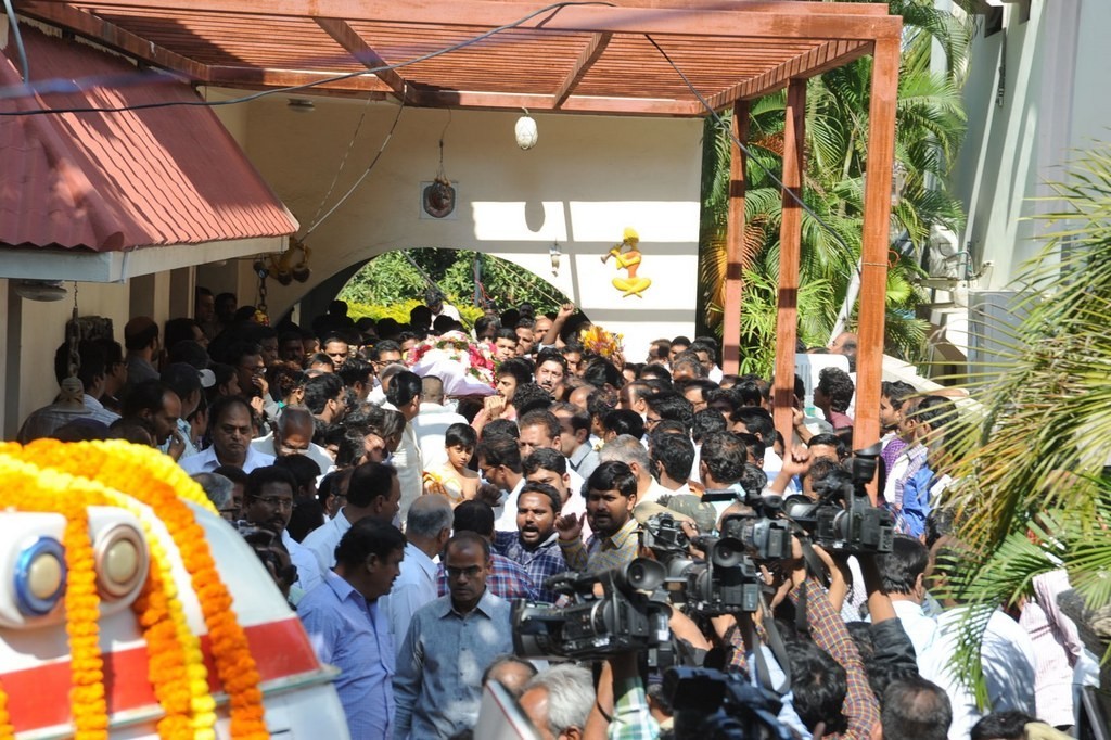 Celebs Condolences to Nandamuri Janakiram Photos - 42 / 351 photos