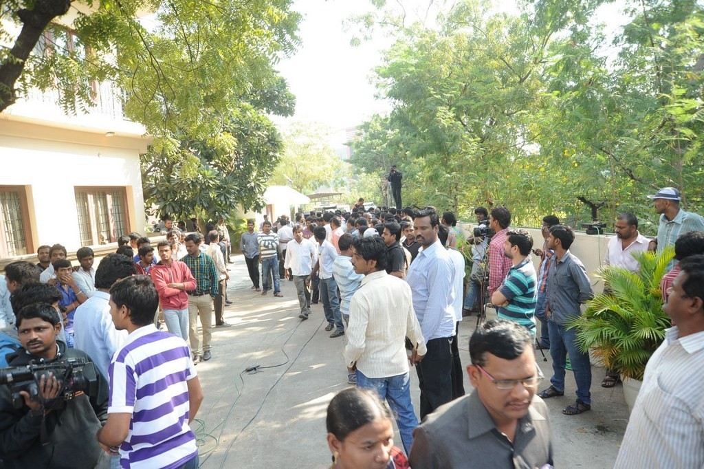 Celebs Condolences to Nandamuri Janakiram Photos - 106 / 351 photos