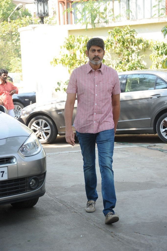 Celebs Condolences to Nandamuri Janakiram Photos - 110 / 351 photos