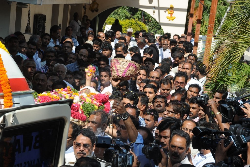 Celebs Condolences to Nandamuri Janakiram Photos - 137 / 351 photos
