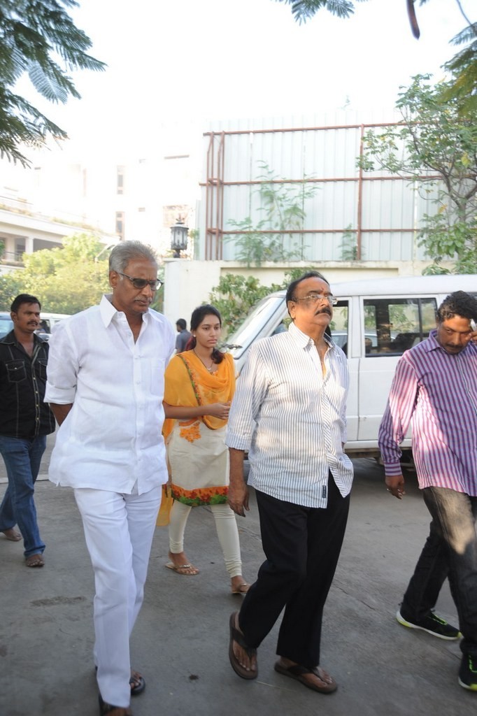 Celebs Condolences to Nandamuri Janakiram Photos - 146 / 351 photos