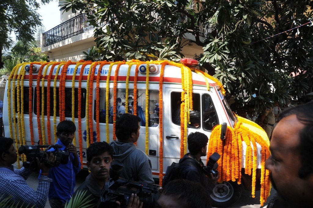 Celebs Condolences to Nandamuri Janakiram Photos - 160 / 351 photos