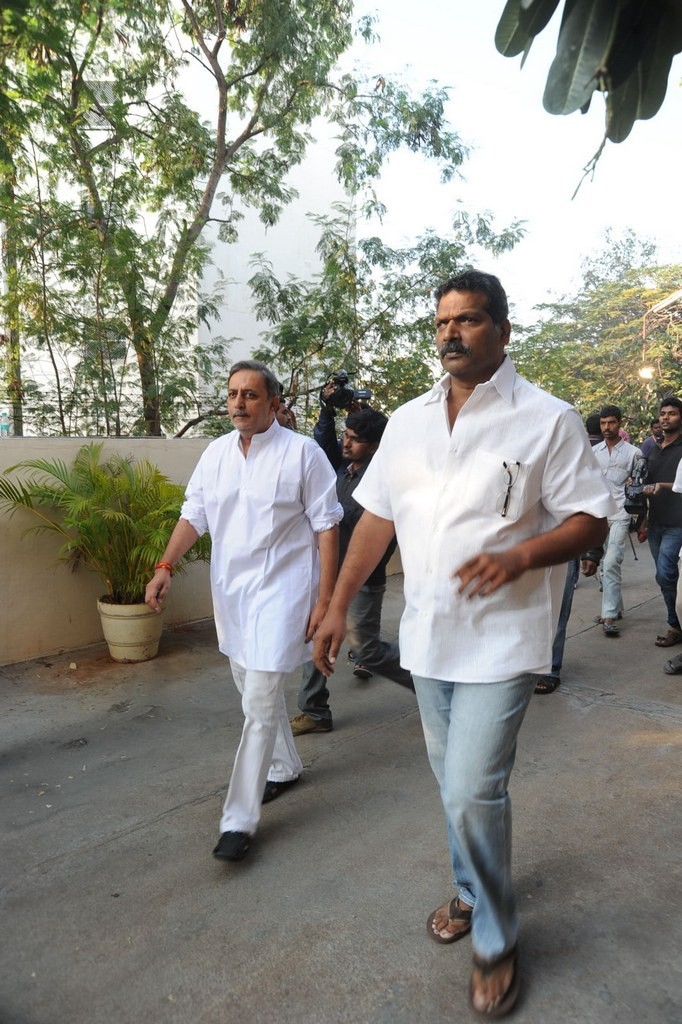 Celebs Condolences to Nandamuri Janakiram Photos - 168 / 351 photos