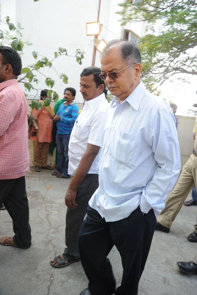 Celebs Condolences to Nandamuri Janakiram Photos - 174 / 351 photos