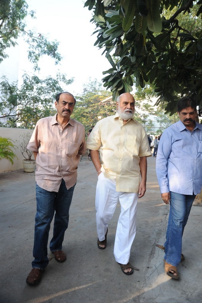 Celebs Condolences to Nandamuri Janakiram Photos - 186 / 351 photos