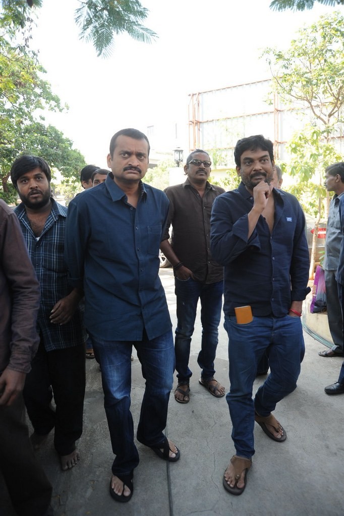 Celebs Condolences to Nandamuri Janakiram Photos - 187 / 351 photos