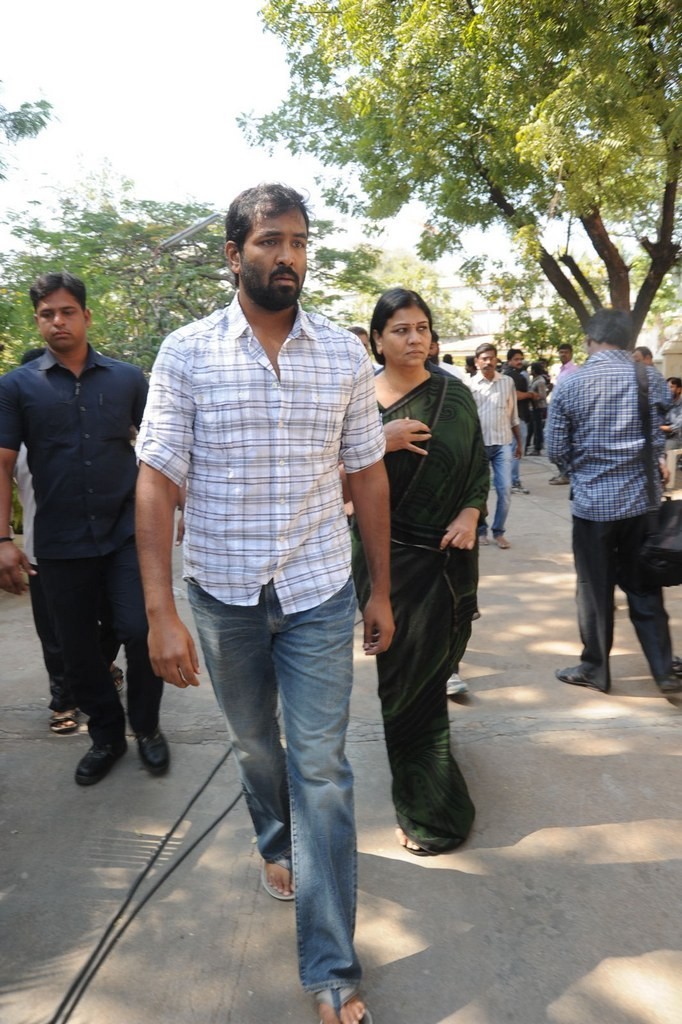 Celebs Condolences to Nandamuri Janakiram Photos - 189 / 351 photos