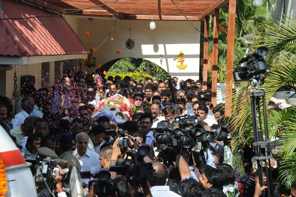 Celebs Condolences to Nandamuri Janakiram Photos - 217 / 351 photos