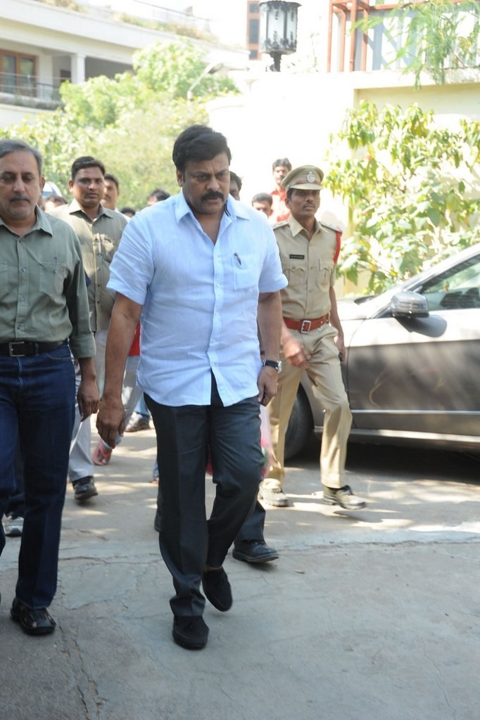 Celebs Condolences to Nandamuri Janakiram Photos - 268 / 351 photos