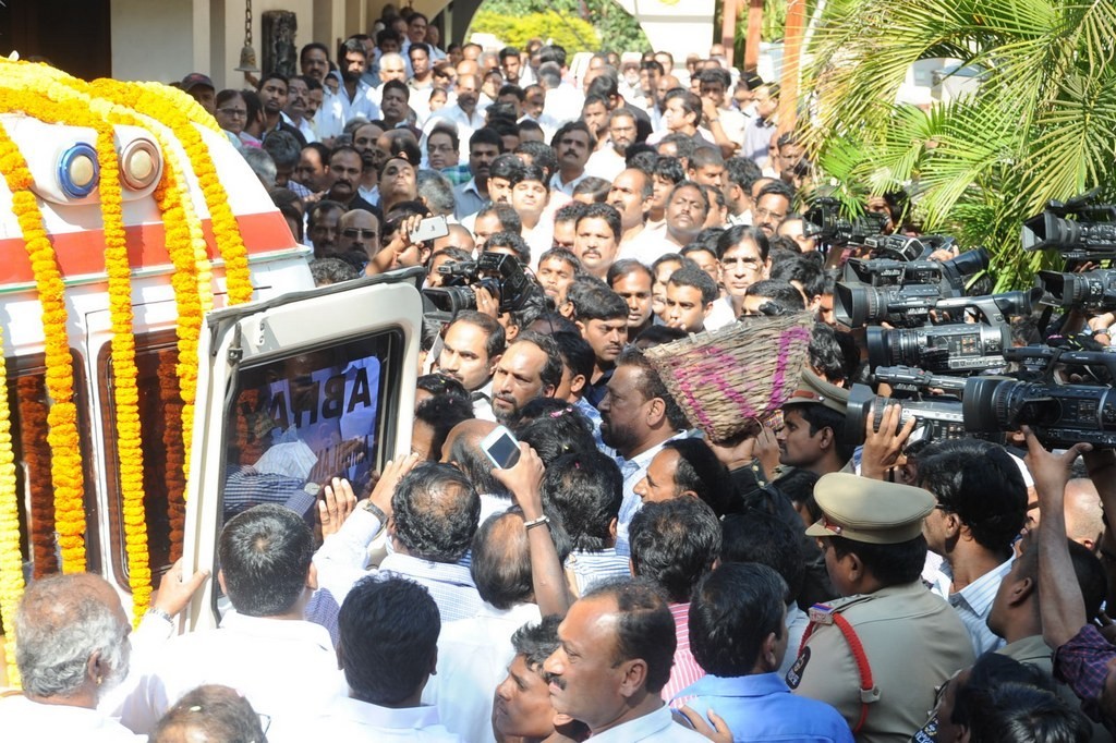 Celebs Condolences to Nandamuri Janakiram Photos - 272 / 351 photos