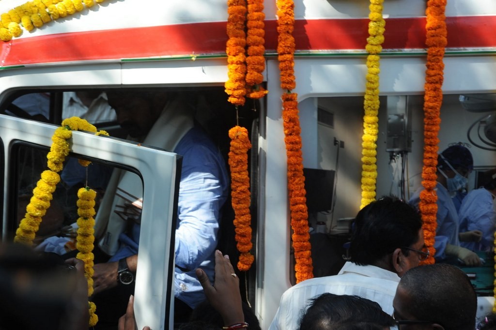 Celebs Condolences to Nandamuri Janakiram Photos - 285 / 351 photos