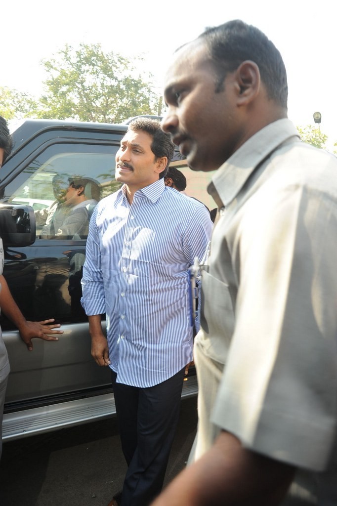 Celebs Condolences to Nandamuri Janakiram Photos - 294 / 351 photos