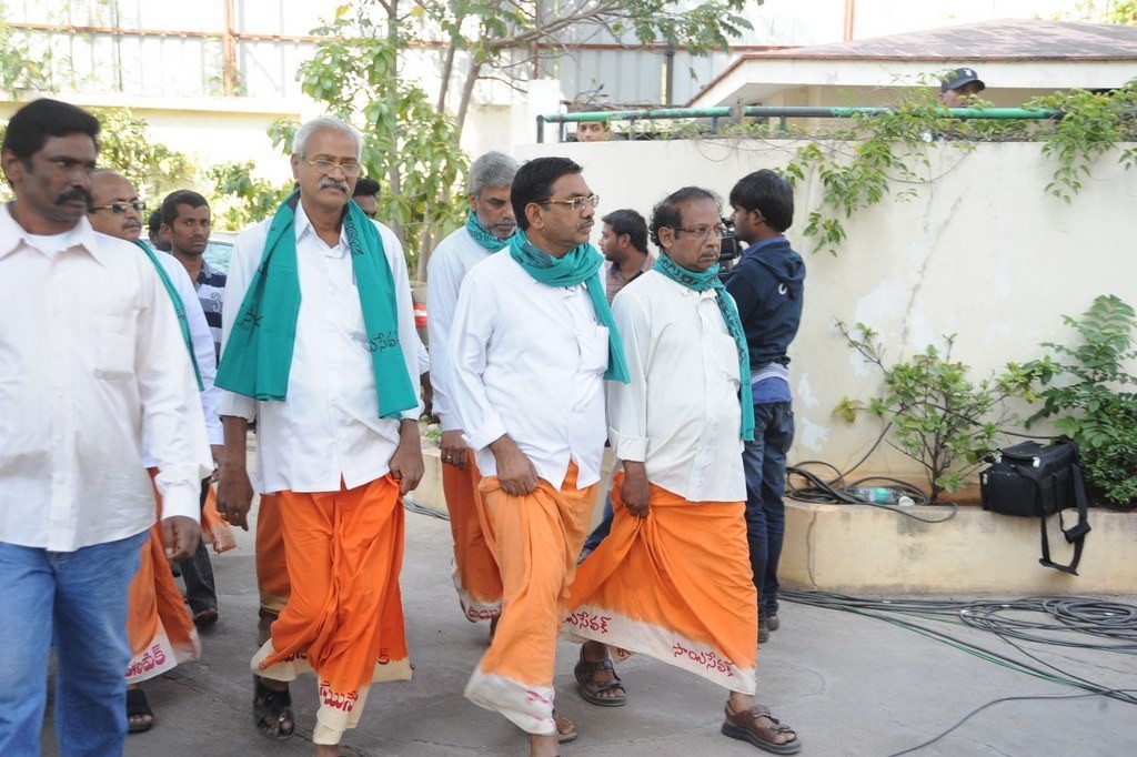 Celebs Condolences to Nandamuri Janakiram Photos - 302 / 351 photos