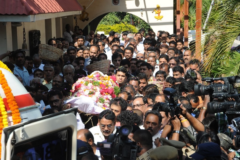 Celebs Condolences to Nandamuri Janakiram Photos - 311 / 351 photos
