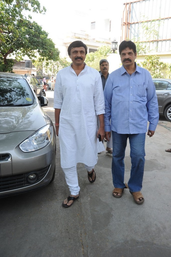 Celebs Condolences to Nandamuri Janakiram Photos - 320 / 351 photos