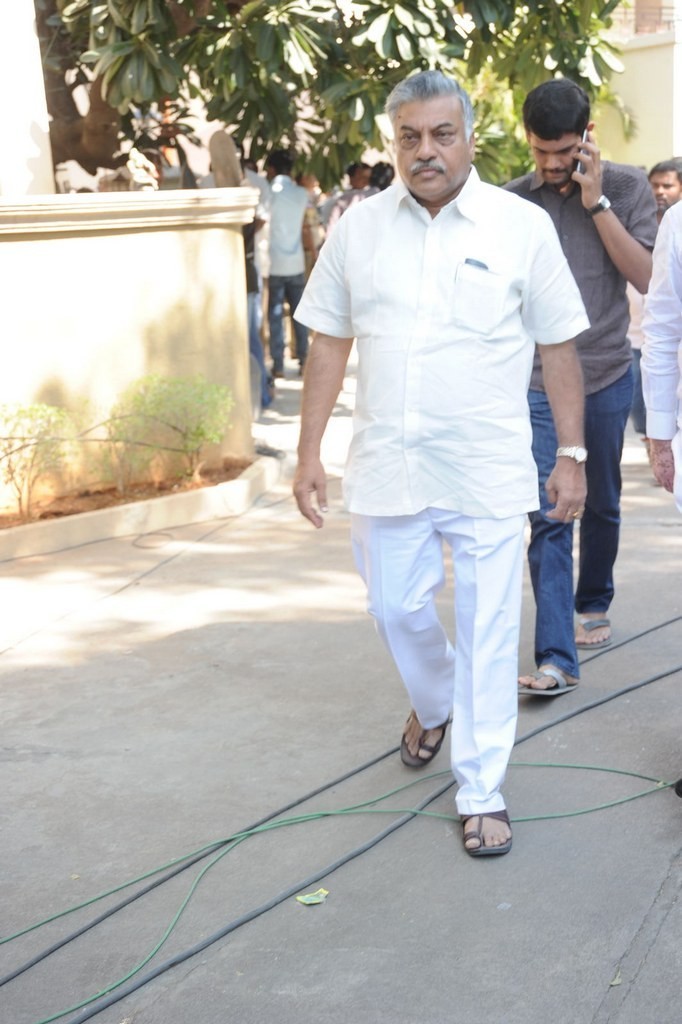Celebs Condolences to Nandamuri Janakiram Photos - 334 / 351 photos