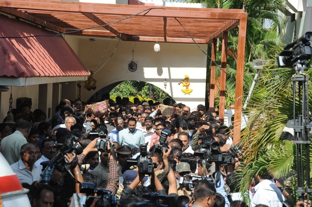 Celebs Condolences to Nandamuri Janakiram Photos - 336 / 351 photos