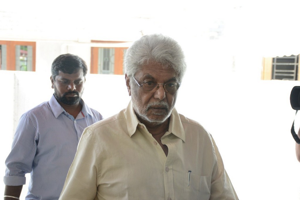 Celebs Pay Homage to K Balachander Son - 17 / 122 photos