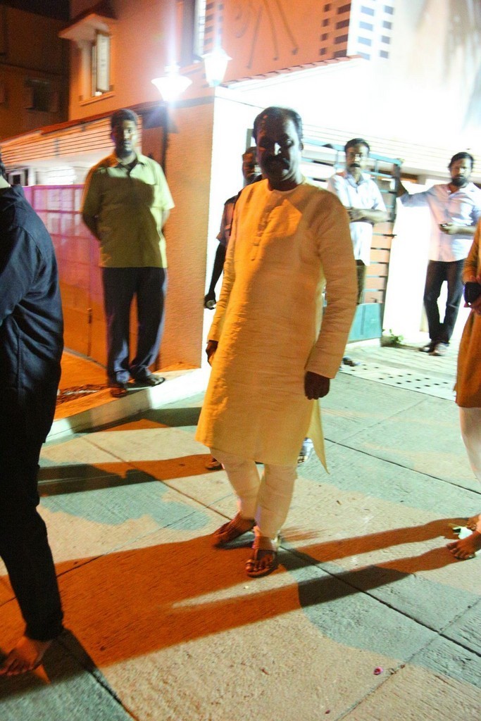 Celebs Pay Homage to K Balachander Son - 26 / 122 photos