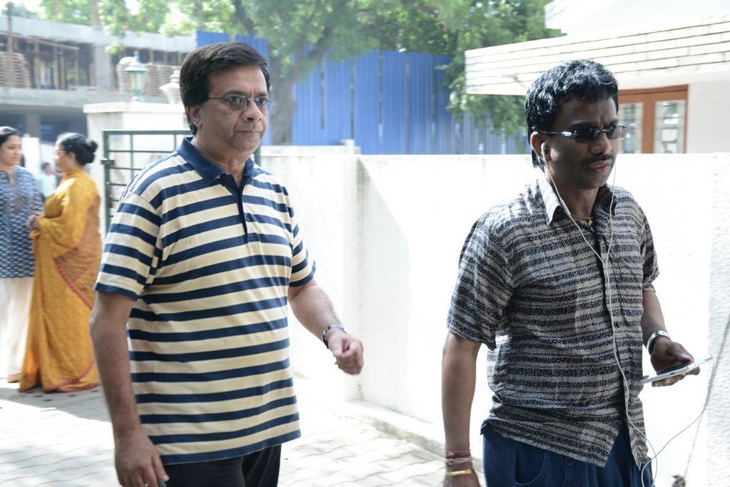 Celebs Pay Homage to K Balachander Son - 32 / 122 photos