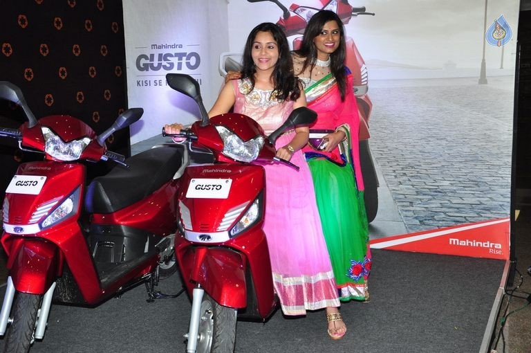 Celebs at Mirchi Music Awards 2014 Photos 1 - 60 / 68 photos