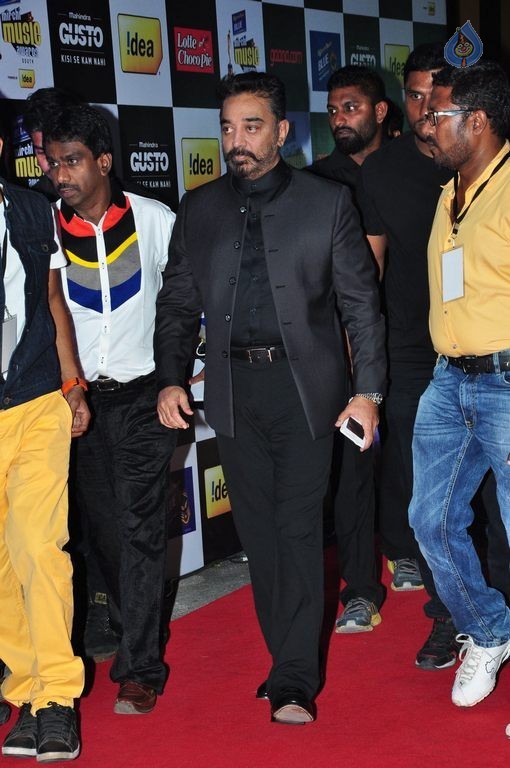 Celebs at Mirchi Music Awards 2014 Photos 1 - 61 / 68 photos