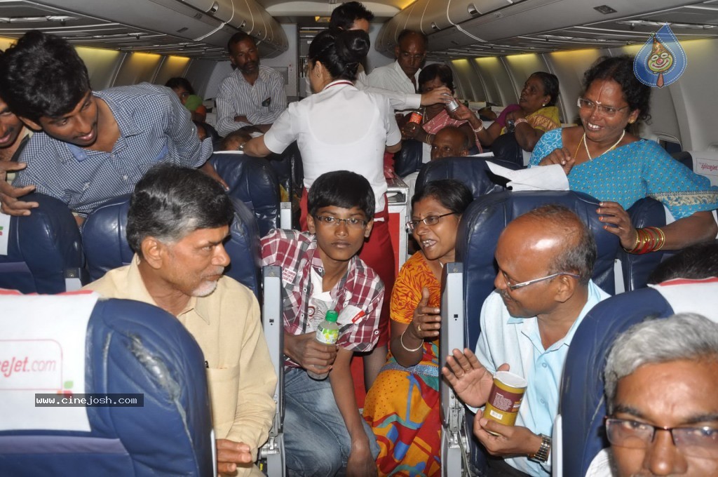 TDP Chandrababu Naidu at Shamshabad Airport - 28 / 56 photos