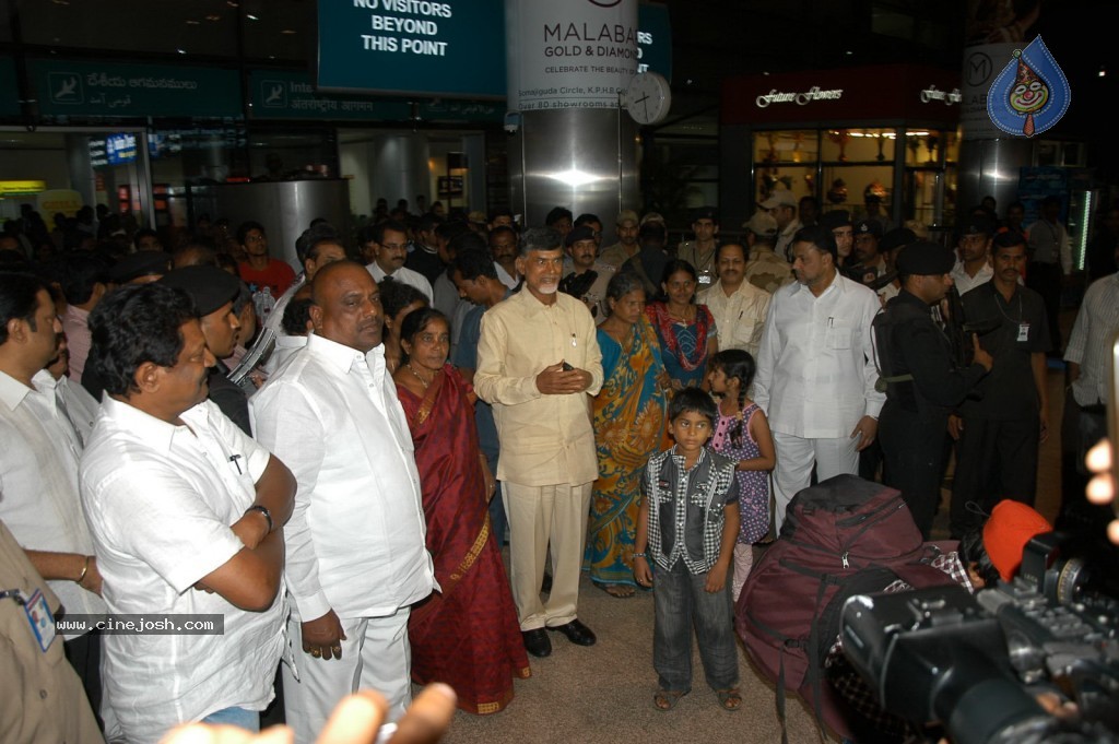 TDP Chandrababu Naidu at Shamshabad Airport - 39 / 56 photos