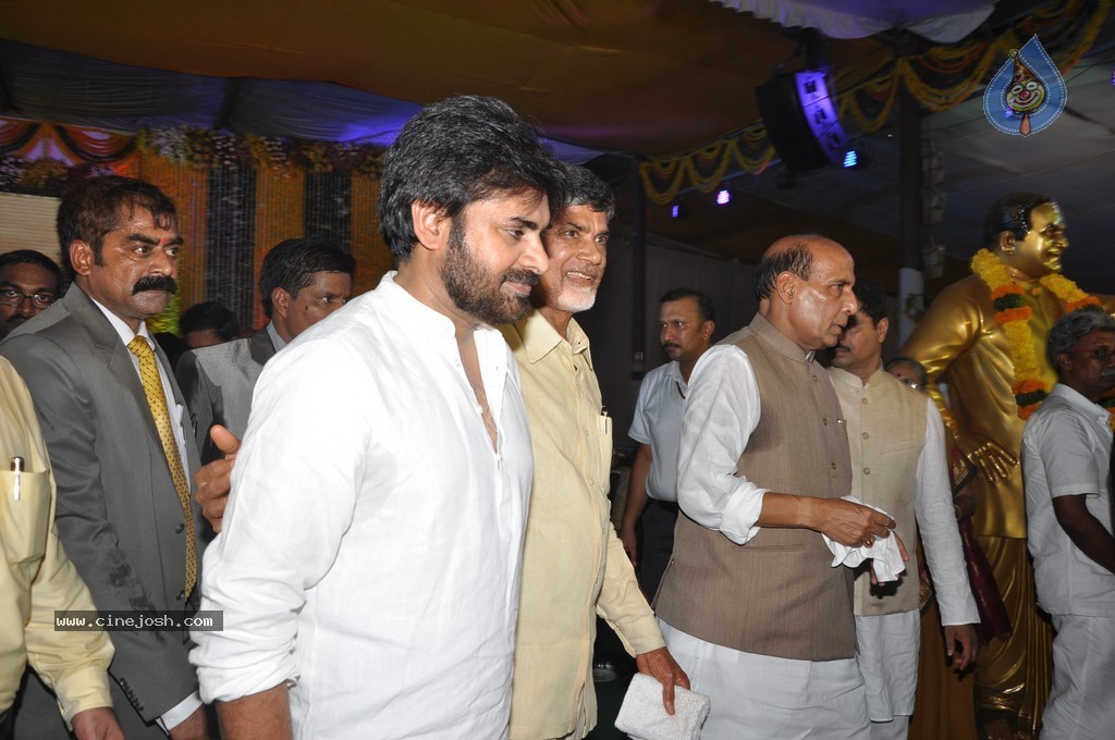 Chandrababu Naidu Sworn in as Andhra Pradesh CM - 85 / 150 photos