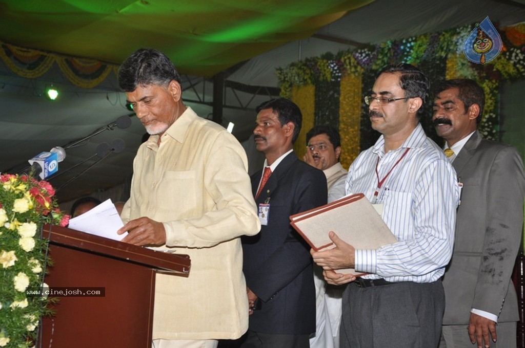 Chandrababu Naidu Sworn in as Andhra Pradesh CM - 93 / 150 photos