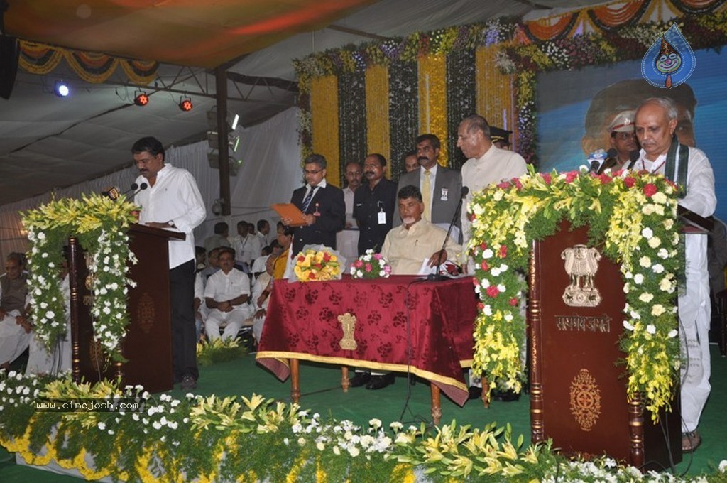 Chandrababu Naidu Sworn in as Andhra Pradesh CM - 101 / 150 photos