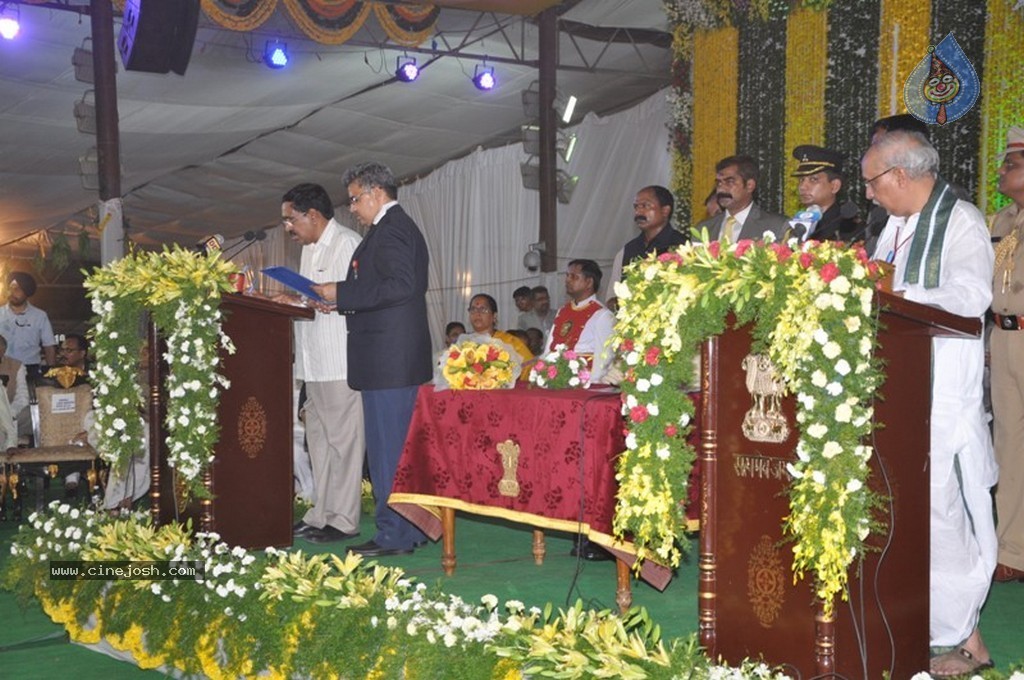 Chandrababu Naidu Sworn in as Andhra Pradesh CM - 122 / 150 photos