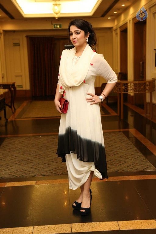 Charmme at Pink Ribbon Campaign 2015 Event - 23 / 42 photos