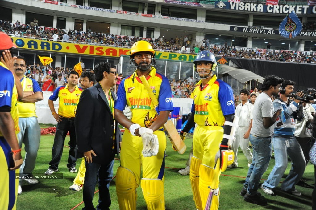 Chennai Rhinos vs Karnataka Bulldozers Final Match Cup Photos - 49 / 56 photos