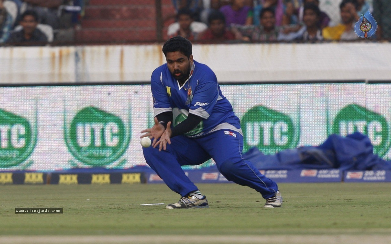 Chennai Rhinos Vs Karnataka Bulldozers Match Photos - 8 / 150 photos