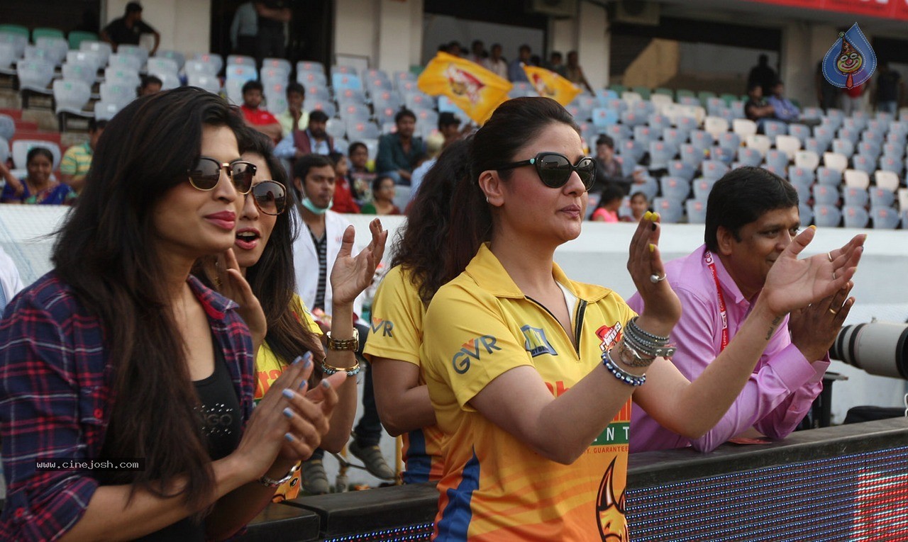 Chennai Rhinos Vs Karnataka Bulldozers Match Photos - 21 / 150 photos