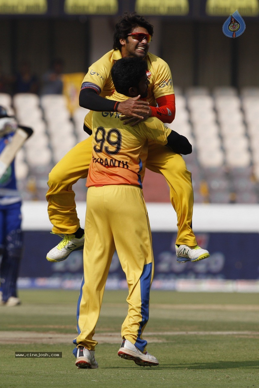 Chennai Rhinos Vs Karnataka Bulldozers Match Photos - 94 / 150 photos