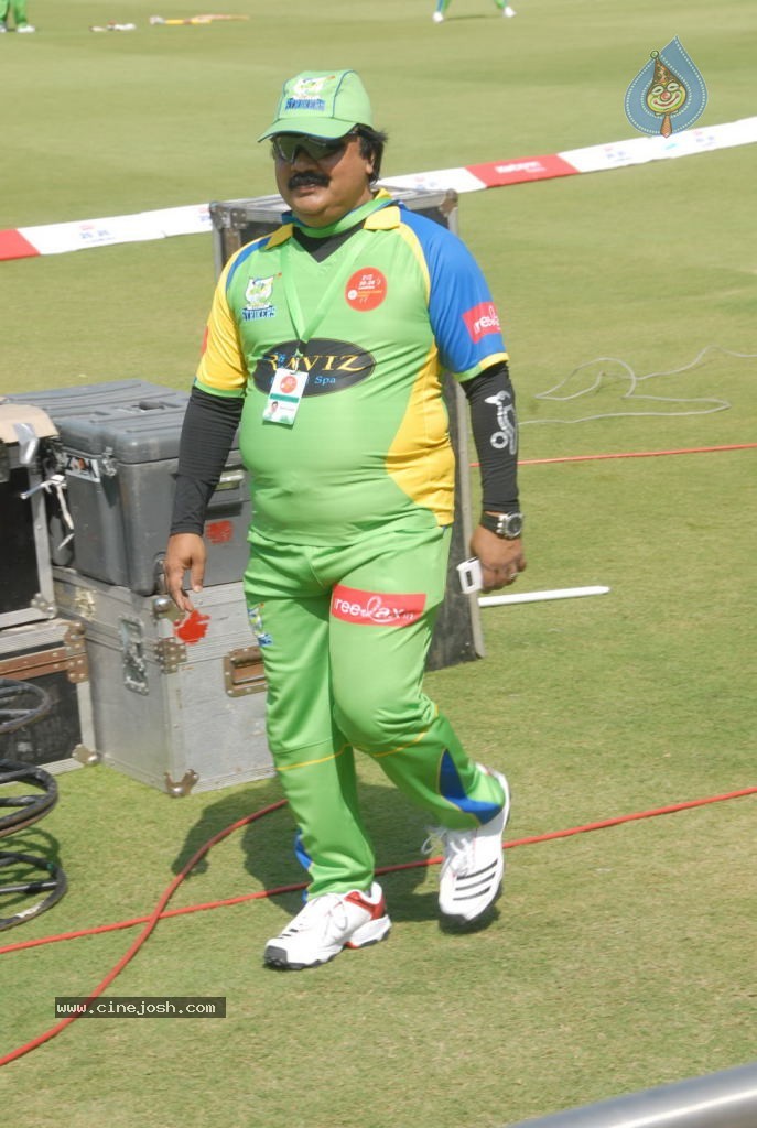 Chennai Rhinos Vs Kerala Strikers Match Photos 01 - 12 / 131 photos