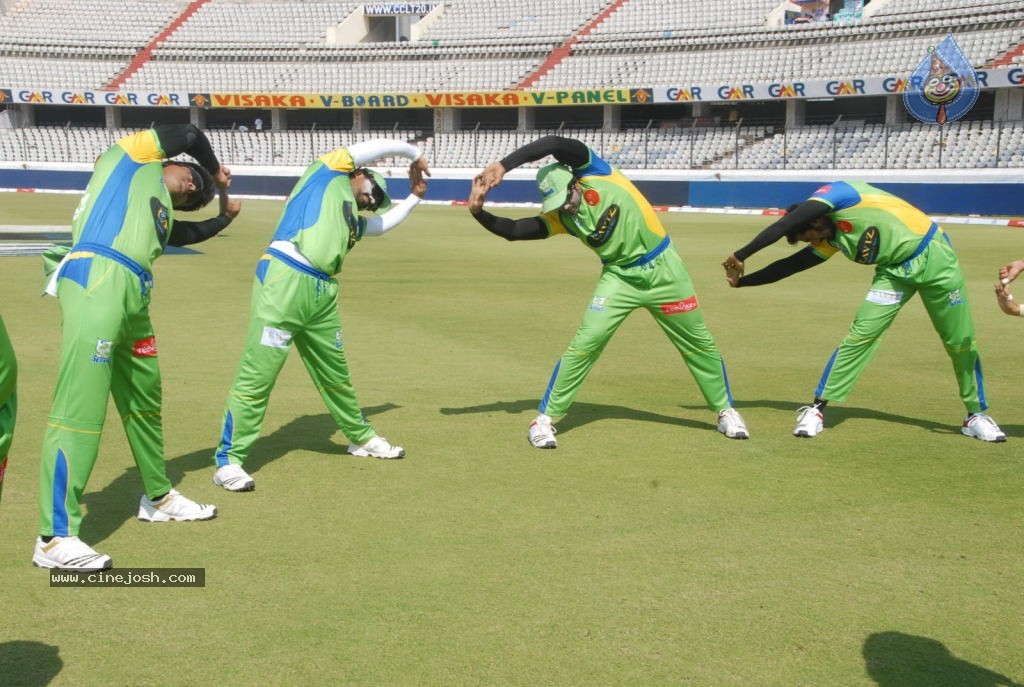 Chennai Rhinos Vs Kerala Strikers Match Photos 01 - 50 / 131 photos