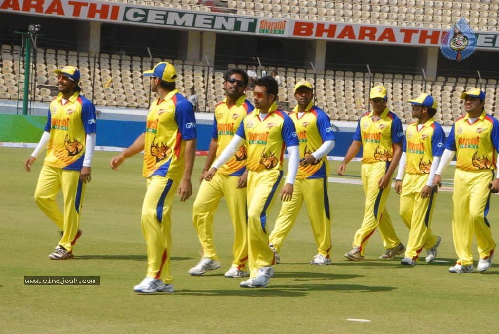 Chennai Rhinos Vs Kerala Strikers Match Photos 01 - 63 / 131 photos