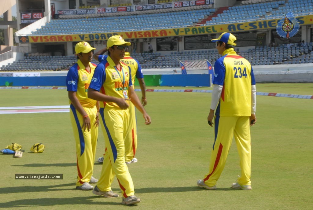 Chennai Rhinos Vs Kerala Strikers Match Photos 01 - 70 / 131 photos