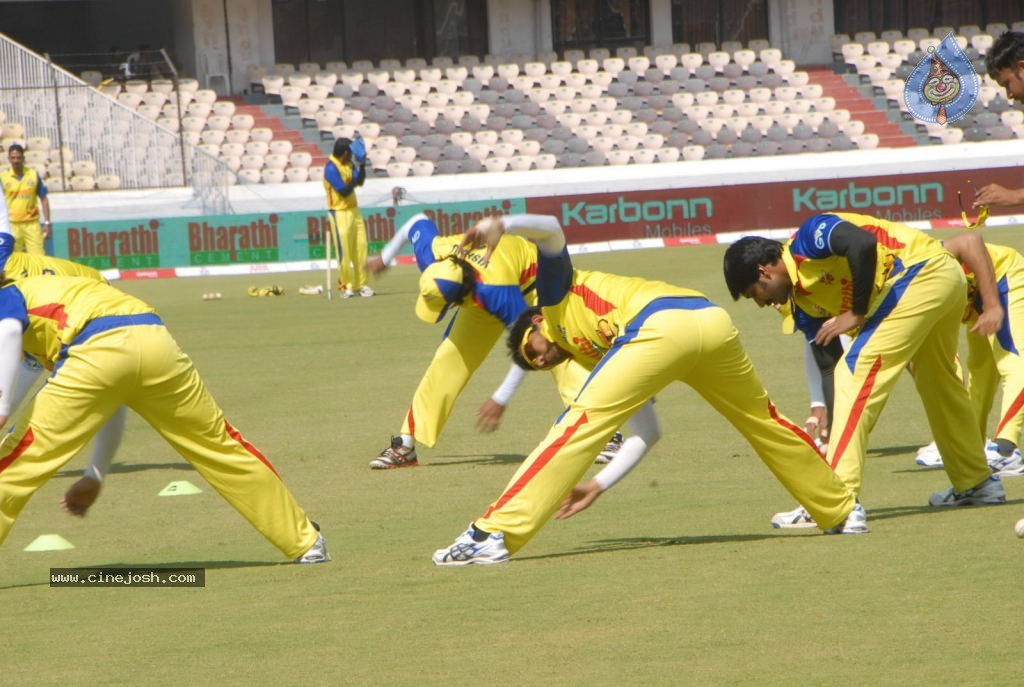 Chennai Rhinos Vs Kerala Strikers Match Photos 01 - 73 / 131 photos