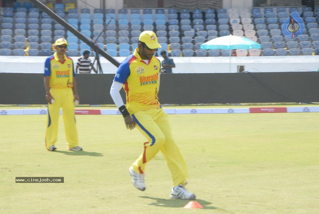 Chennai Rhinos Vs Kerala Strikers Match Photos 01 - 83 / 131 photos