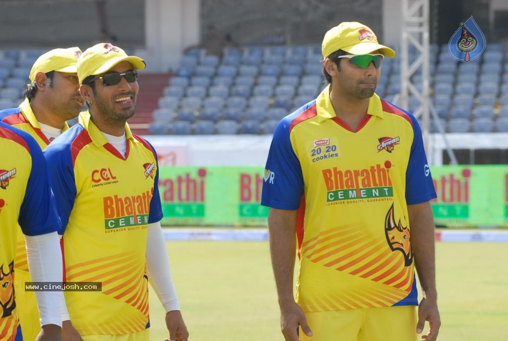 Chennai Rhinos Vs Kerala Strikers Match Photos 01 - 88 / 131 photos